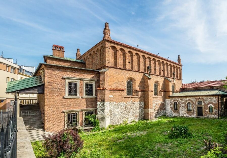 Krakow: Guided Kazimierz Jewish Quarter Walking Tour - Remah Synagogue and the Old Jewish Cemetery Stop