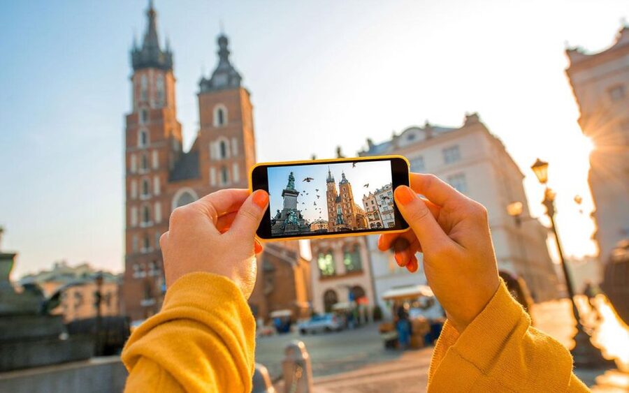 Krakow: Guided Old Town Tour - St. Mary’s Basilica: the stop you should not treat as a quick photo
