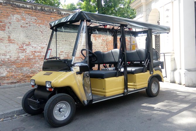 Krakow: Guided Sightseeing Tour by golf cart/buggy - Wawel views: Royal Castle and Cathedral area