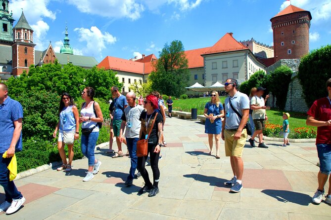 Krakow Guided Tour to Iconic Polish Royal Residence Wawel Castle - Royal Private Apartments: what this tour shows (and what it skips)
