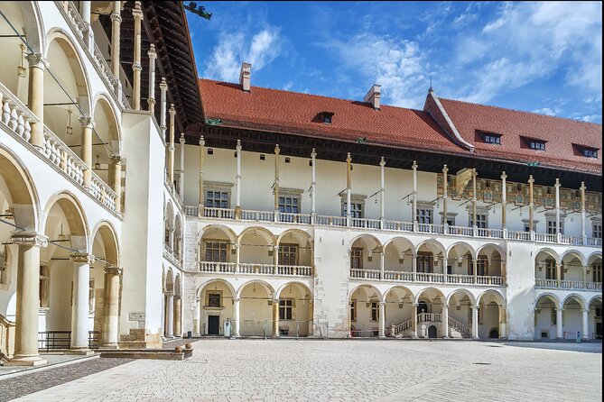 Krakow Guided Tour to Iconic Polish Royal Residence Wawel Castle - Guide style in real life: what to expect from the English commentary