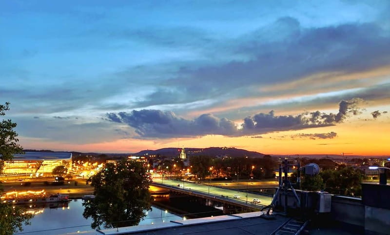 Krakow: Hidden Rooftop Bar Reservation with 1 Cocktail - Cocktails and music: Sundays with M.Drums and the Smooth Piano duet