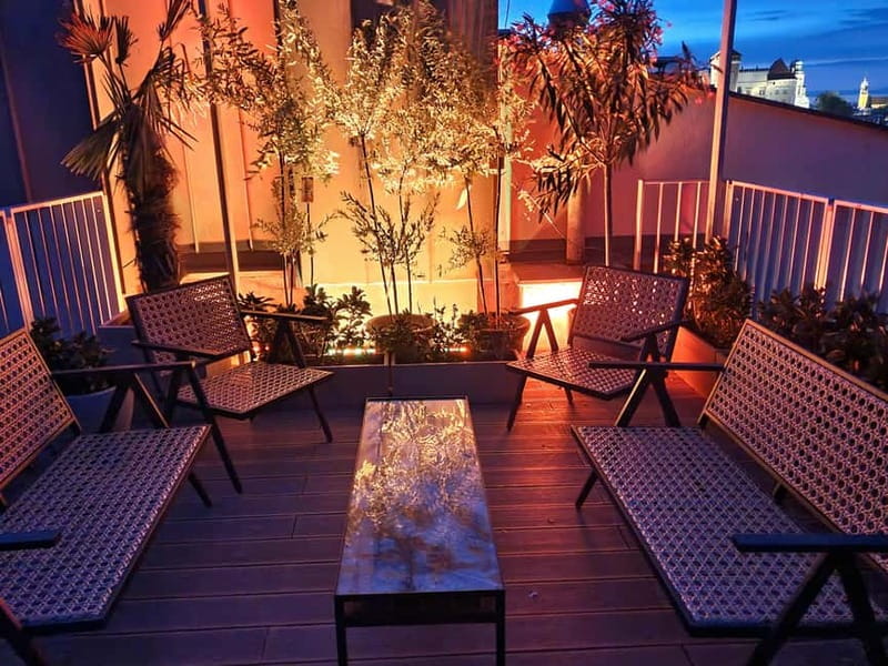 Krakow: Hidden Rooftop Bar Reservation with 1 Cocktail - Comfort tips: what to expect with weather and where to sit