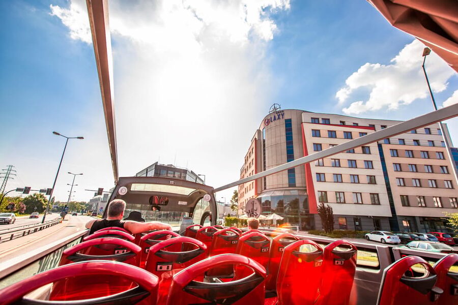 Krakow: Hop-On Hop-Off Bus Tour with Audio Guide - Practical realities: signposting, traffic, and comfort on board