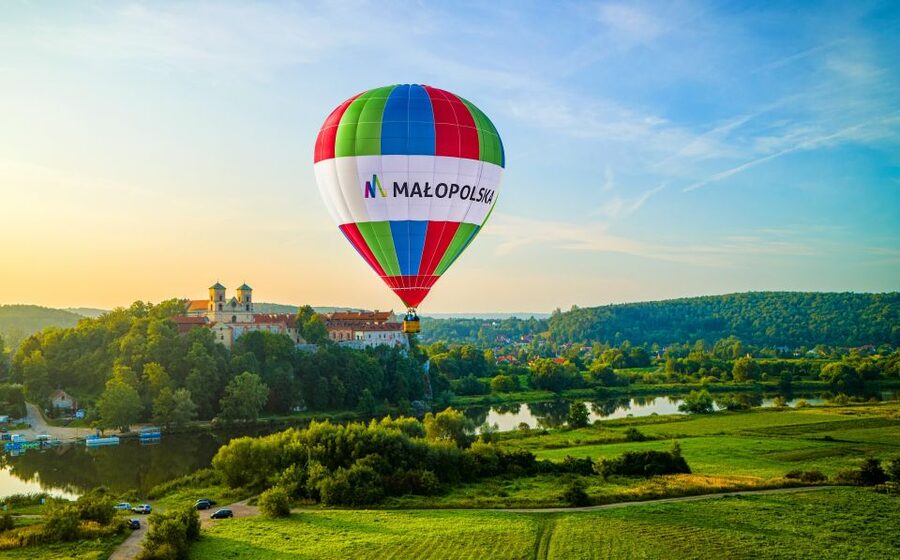 Kraków: Hot Air Balloon Exclusive Tour with Champagne - Your One-Hour Flight Over Krakow: What You Will Actually See