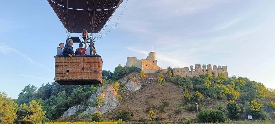 Kraków: Hot Air Balloon Exclusive Tour with Champagne - A Small Detail That Changes the Experience: Photos and the Instructor