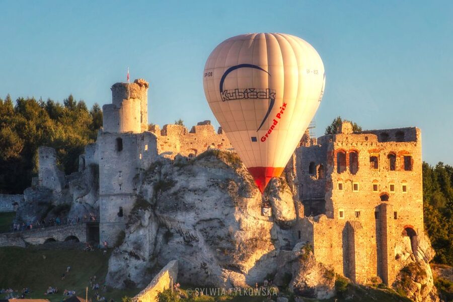 Kraków: Hot Air Balloon Flight with Champagne - Arriving at Kornela Makuszyńskiego 6 (and why it matters)