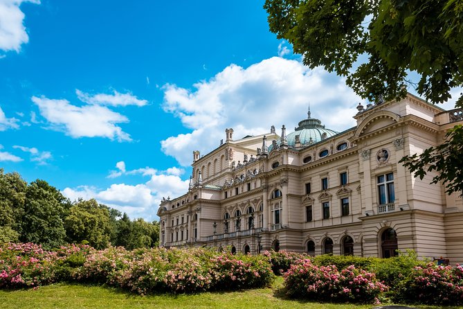 Krakow in a Day: City Tour by Electric Car - Ghetto area drive-bys and what you learn from the way the tour is told