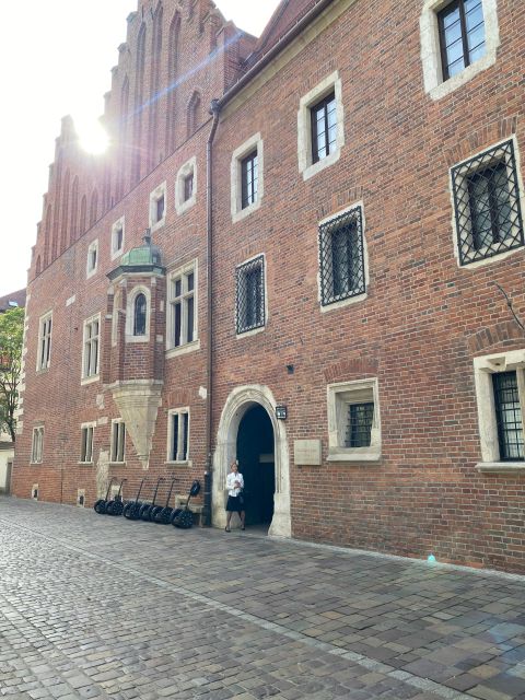 Kraków in a nutshell - walking tour - St. Mary’s Basilica and Czartoryski Museum: a guided “choose your level” moment