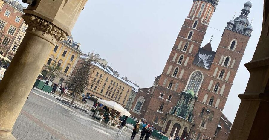Kraków in a nutshell - walking tour - Where you meet ZeeTour, and how to prepare like a pro