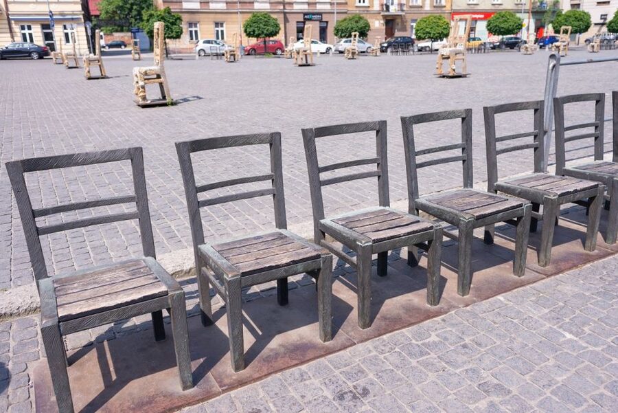 Krakow: Jewish Ghetto Guided Walking Tour - Meeting at Schindler’s Factory and why the start matters