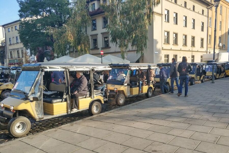 Krakow: Jewish Quarter and Ghetto Electric Golf Cart Tour - Meeting at Parking Kiss&Ride and what to do first
