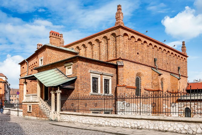 Krakow: Jewish Quarter Guided Walking Tour - Synagogues: what you see, and why each stop matters