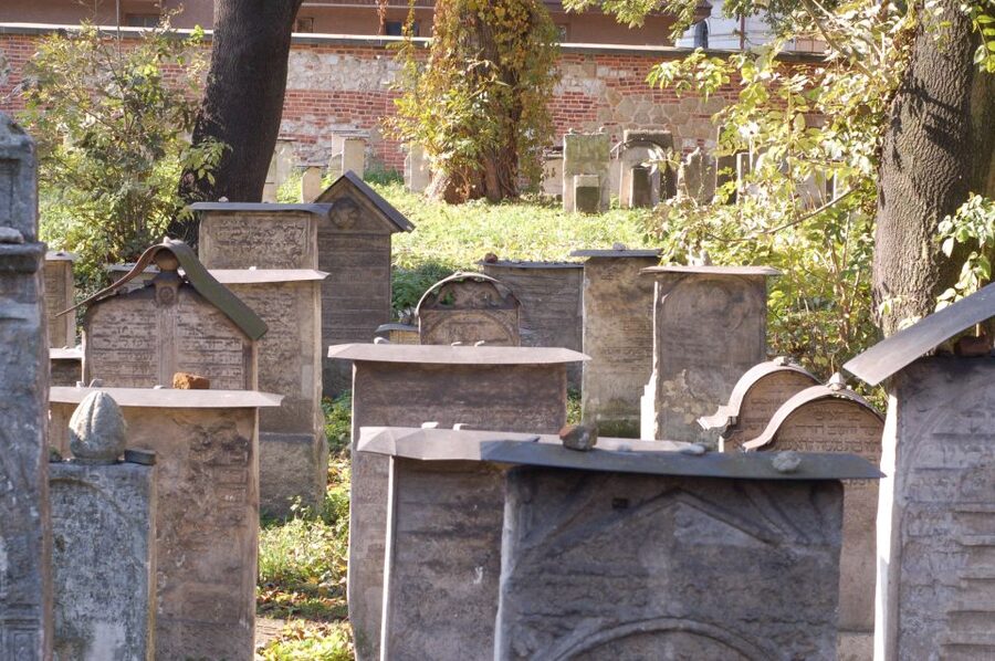 Krakow: Jewish Quarter Guided Walking Tour - Small group and private options, so the tour can fit your style
