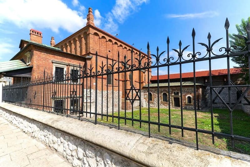 Krakow: Jewish Quarter Kazimierz Guided Walking Tour - Tempel Synagogue: When Religious Life Meets Modern Aspirations