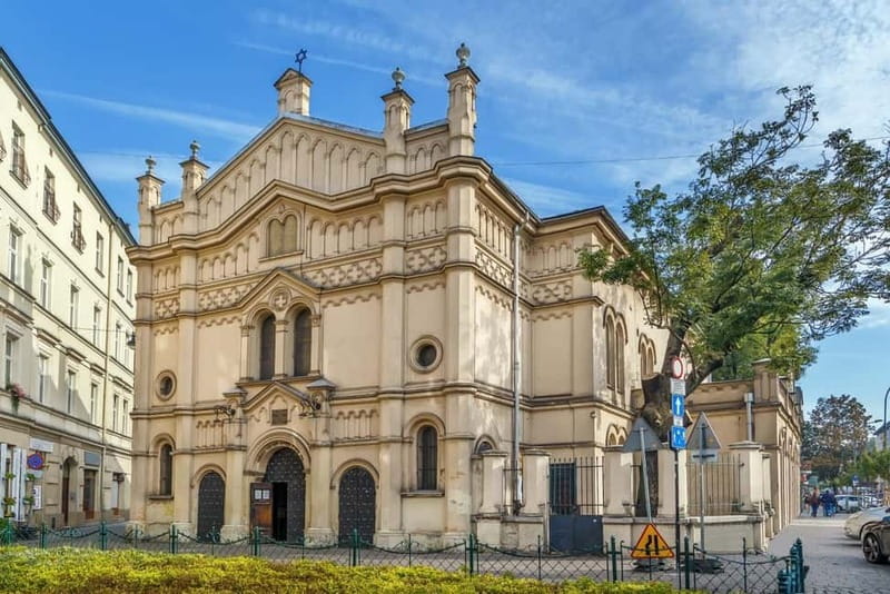 Krakow: Jewish Quarter Kazimierz Guided Walking Tour - Meeting at the Old Synagogue Steps, Then Getting Your Bearings Fast