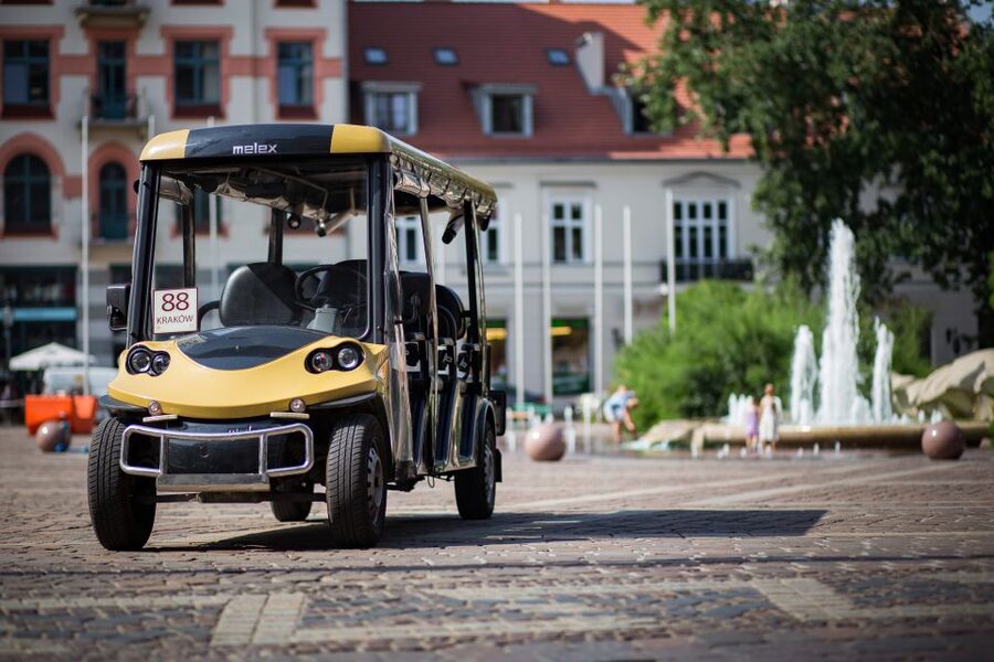 Krakow: Jewish Traces Private Electric Car Tour - Old Town by electric car: Rynek Główny and Sukiennice first