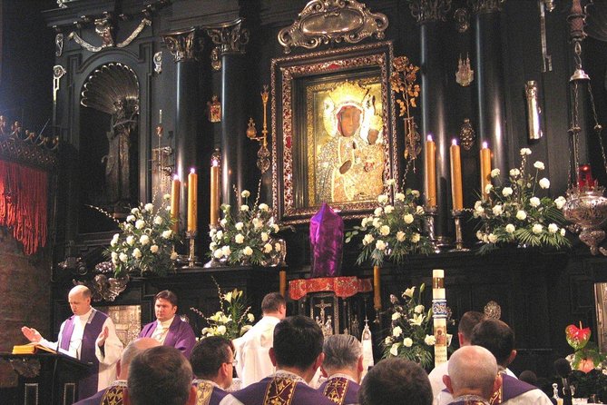 Krakow: John Paul II Home & Black Madonna Sanctuary - Guided Tour - The Family Home of John Paul II: Museum Time Plus Town Square