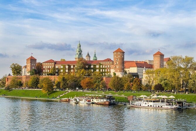 Krakow Morning Walking Tour with Traditional Polish Breakfast - Logistics that matter on a 2.5 hour morning