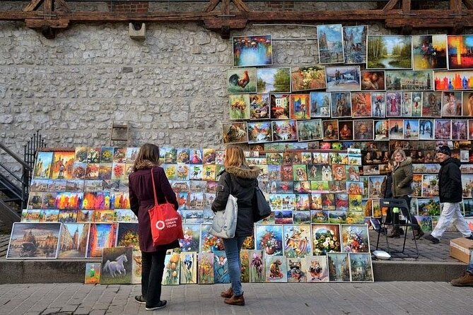 Krakow Morning Walking Tour with Traditional Polish Breakfast - St. Mary’s Basilica and the trumpet call tradition