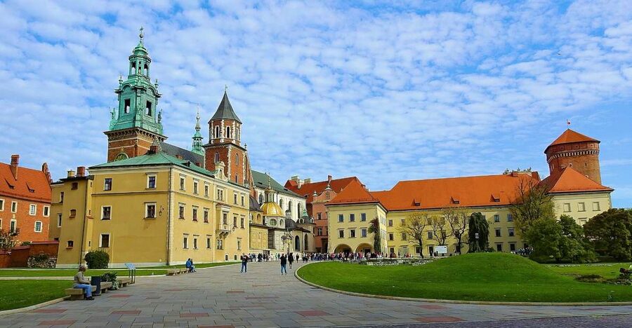 Kraków old town and jewish quarter® - From Juliusz Slowacki Theater to the city walls and Barbican