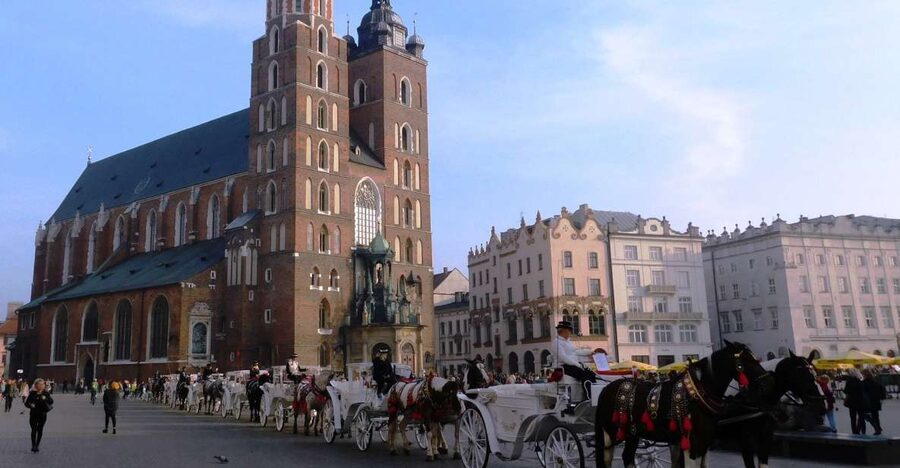Krakow Old Town and Jewish Quarter in one guided walk - Old Town meets Kazimierz, in one guided loop