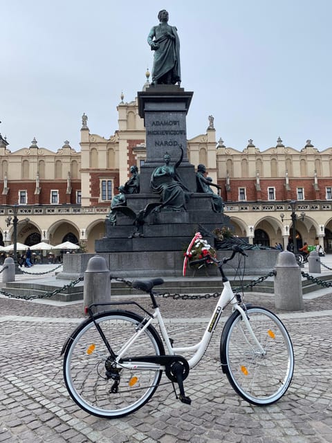 Krakow: Old Town and Kazimierz Guided Bike Tour - Key highlights I’d pencil in first