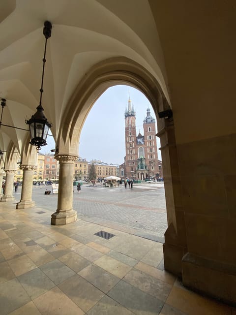 Krakow: Old Town and Kazimierz Guided Bike Tour - Florian Gate and Kraków Barbican, the “edges” of the Old Town