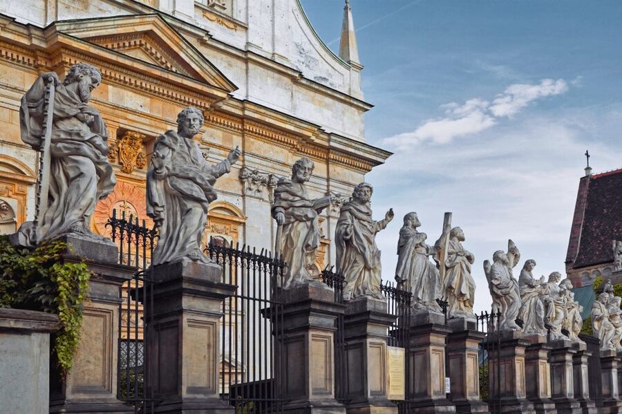 Krakow: Old Town Audio-Guided Walking Tour with Headset - Jagiellonian University Secrets and Szczepański Square’s Pre-War Skyline
