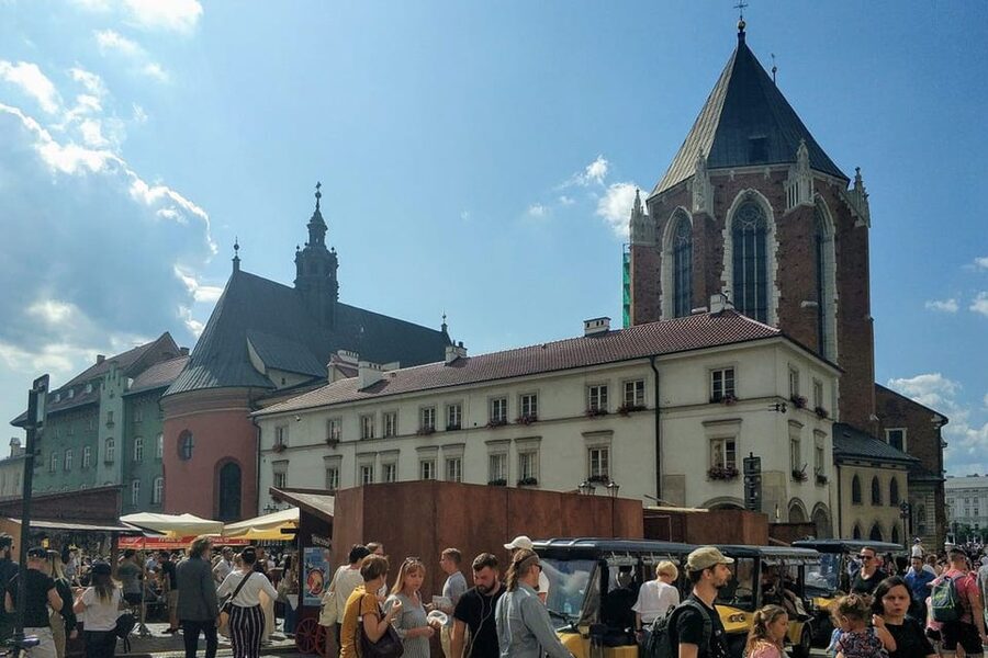 Krakow: Old Town City Tour in a Golf Cart - Audio guide details: English and many other languages