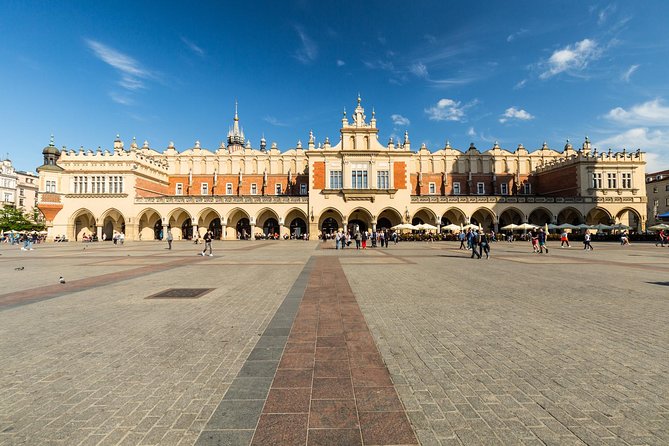 Krakow: Old Town Guided Walking Tour - Walking the Royal Route the way Krakow intends