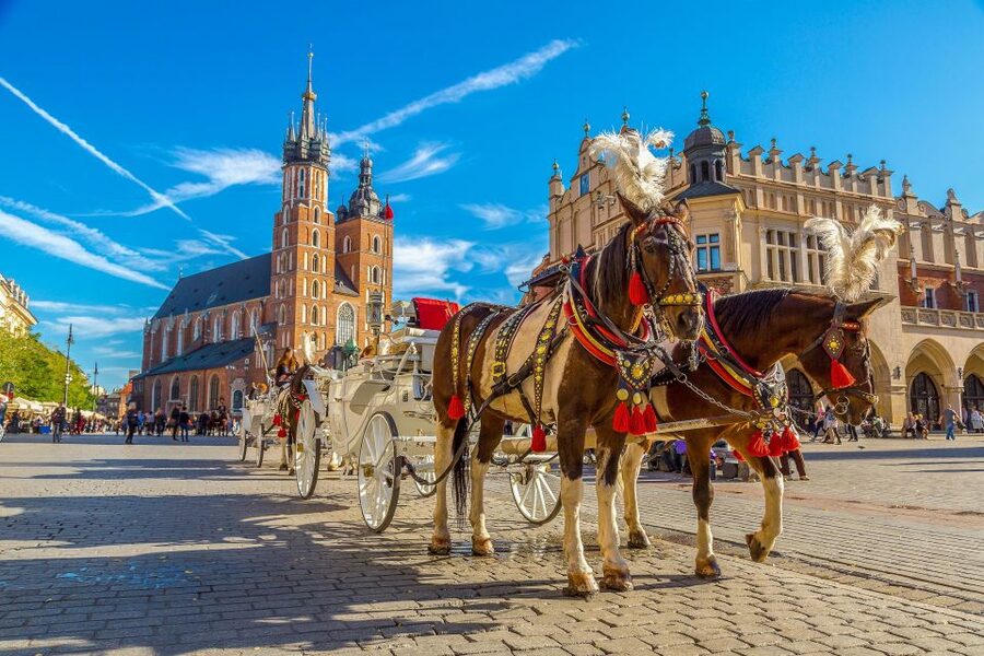 Krakow: Old Town Guided Walking Tour - How long the walk really feels in a 3-hour tour