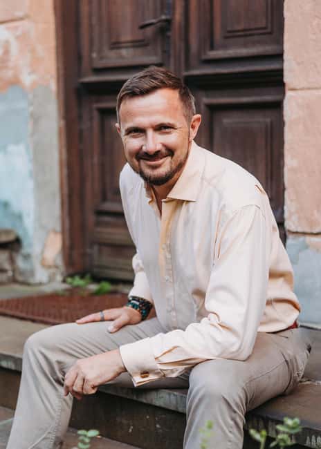 Krakow: Old Town Photoshoot with a Local Photographer - Who this Krakow Old Town photoshoot fits best