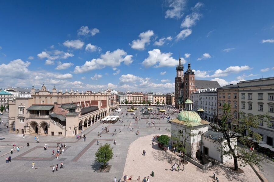 Krakow: Old Town Private Guided Walking Tour - How long it feels, what to wear, and when this plan works best