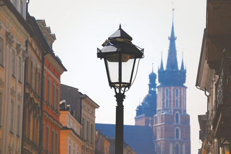 Krakow : Old Town Walking Tour With A guide - Entering Krakow’s Old Town Without Guesswork