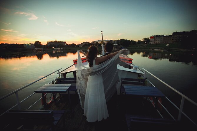 Krakow: One Hour Evening or Night Boat Trip - What can go wrong with evening boat trips, and how to reduce risk