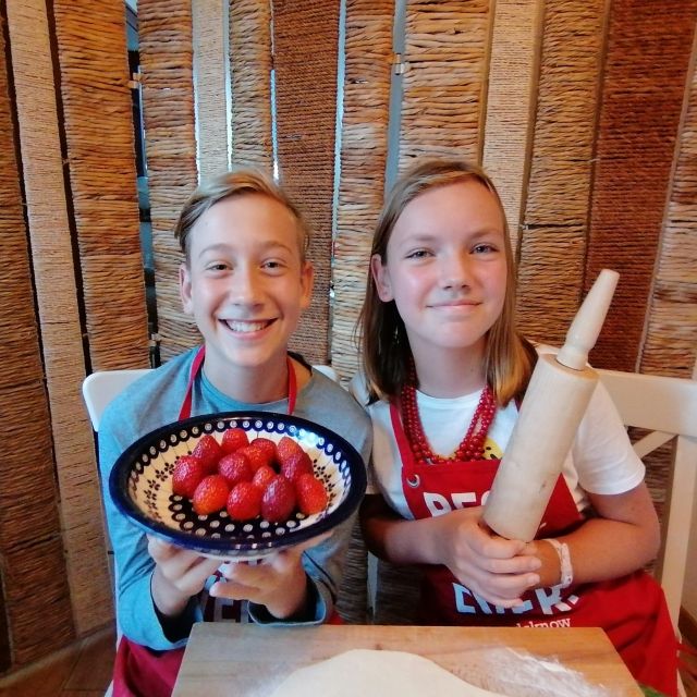 Krakow: Pierogi Home Cooking Class - Back to the Apartment: Snacks, Polish Music, and the Feeling of a Home Kitchen