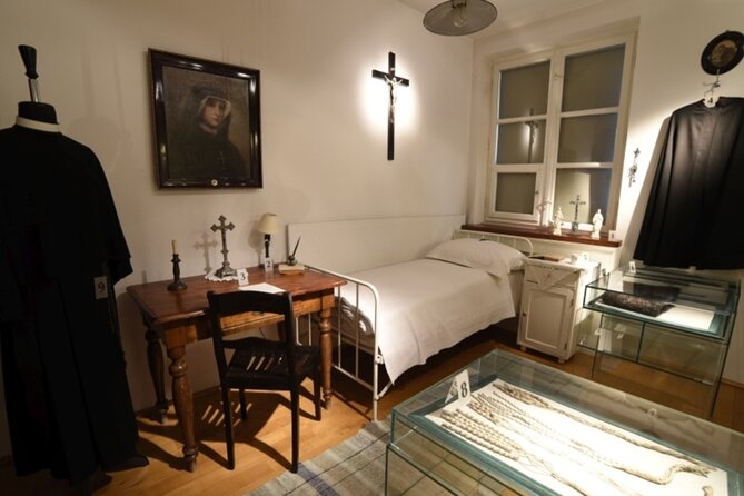 Krakow: Pope John Paul II History: Guided Tour - Home & Sanctuary - Door-to-door pickup, short drives, and a focused route