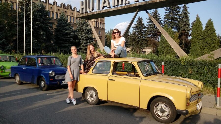 Krakow: Private Nowa Huta Adventure Tour in Communist Cars - The 2.5-hour option: old photos lecture, retro refreshments, and a 1950s shop