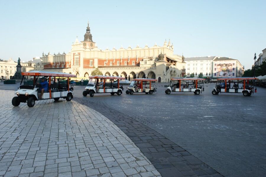 Krakow: Private Sightseeing by Electric Car - Audio Guide in 16 Languages: Learning Without Interrupting Your Day