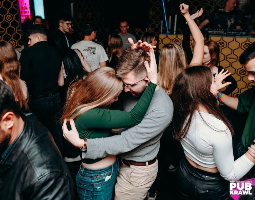 Krakow: Pub Crawl 1H Open Bar, VIP Entry & Welcome Shots - Who should book this Krakow pub crawl