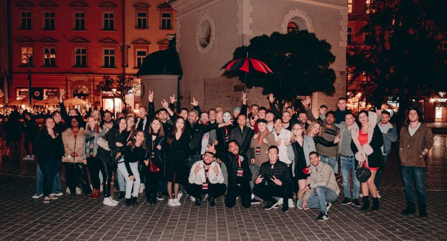 Krakow: Pub Crawl with 1 Hour of Unlimited Alcoholic Drinks - VIP entry and welcome shots at every stop: saving time and keeping momentum
