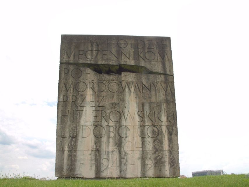 Krakow: River Cruise & Guided Visit to Former Plaszow Camp - Walking into Plaszow Camp: what the guide helps you see