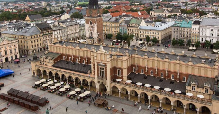 Krakow: Rynek Underground Museum Guided Tour - Entering Krakow’s Buried Main Square
