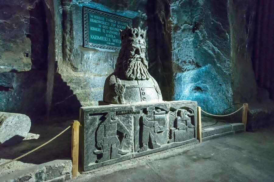 Krakow: Salt Mine Wieliczka Guided Tour Hotel Pickup - The 140-Meter Descent Into UNESCO Wieliczka