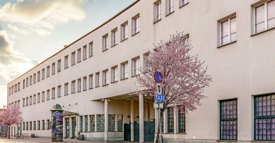Krakow: Schindler's Factory Guided Tour - The most powerful scenes: ghetto passages, apartments, and everyday objects