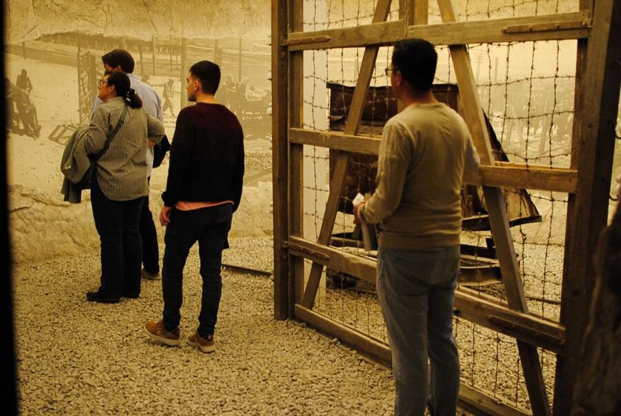 Krakow: Schindler’s Factory Guided Tour with Ticket - The factory setting turns into a street-level history lesson
