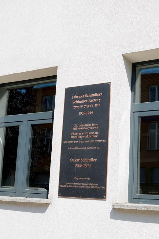 Kraków: Schindler’s Factory & Jewish Ghetto Guided Tour - Schindler’s Factory Museum: More Than a Biography Stop