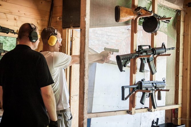 Krakow: Shooting Range with Real Weapons - Krakow to the Shooting Range: The Outskirts Change the Mood