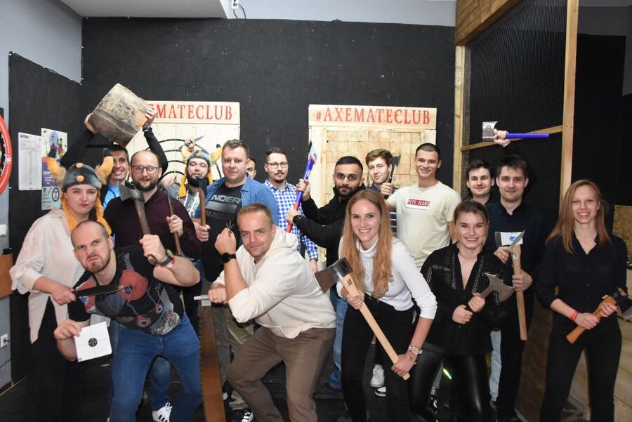 Kraków: Shurikens, Kunais, Knives, Tomahawks, Axes, Shooting - Who should book this in Krakow